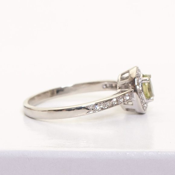 10K White Gold Natural Peridot Gemstone Ring with Real Diamonds Size 5.25 - Picture 9 of 12